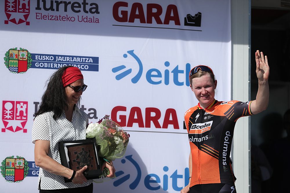 Jolien D'hoore (Boels Dolmans) wins stage 1 and takes the leader's jersey at Emakumeen Bira