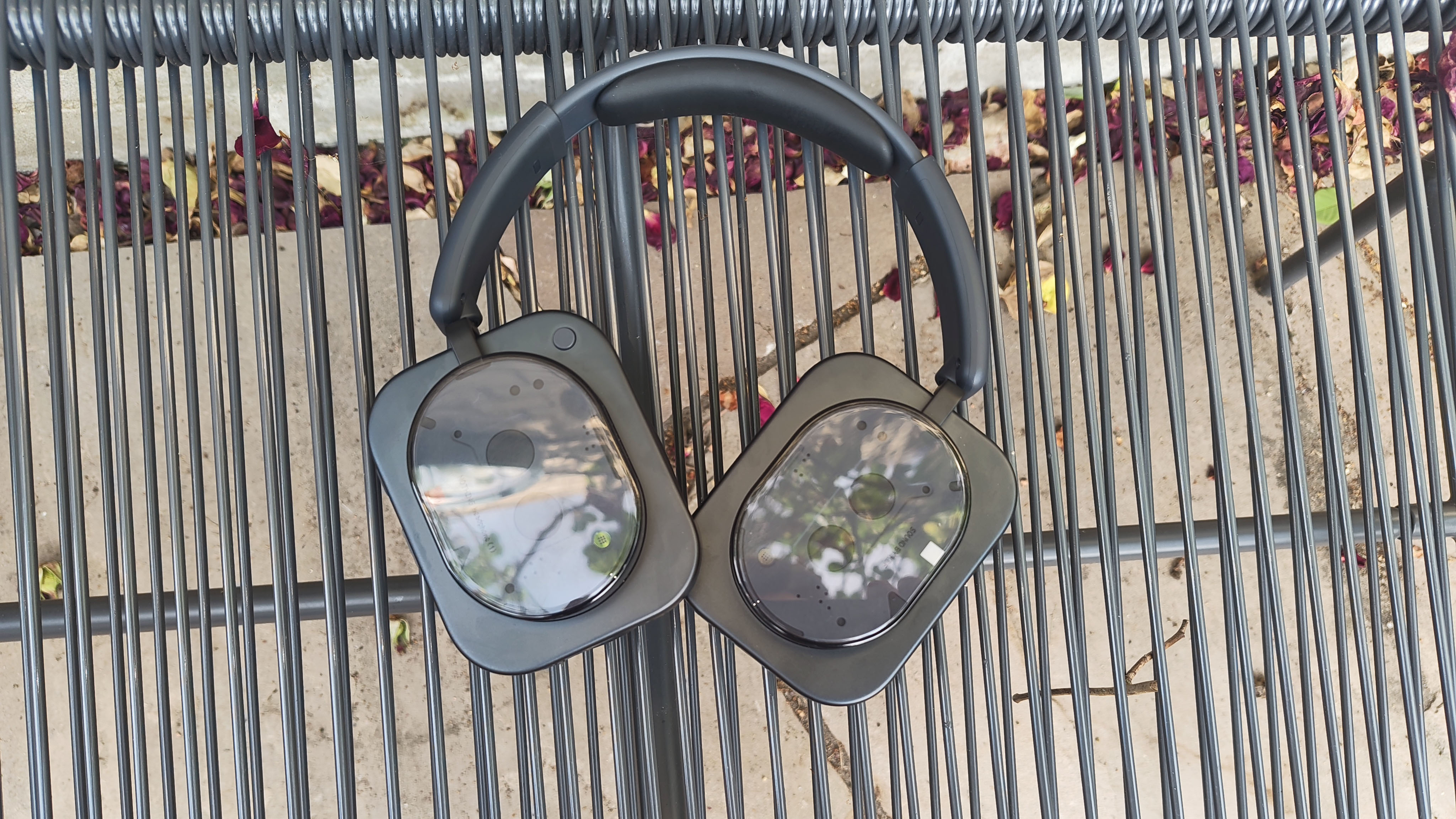 The Nothing (1) Headphones.
