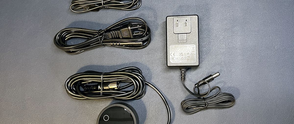 Cords included with SteelSeries Arena 9