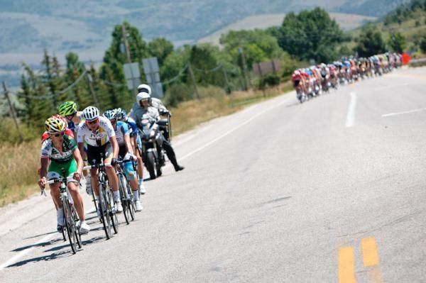 Groups start to come back together after getting broken up on the climb.