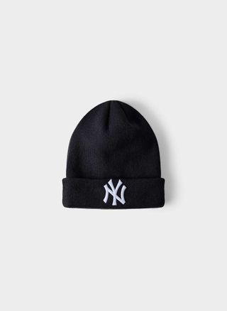 aritzia, new york yankees cuffed beanie