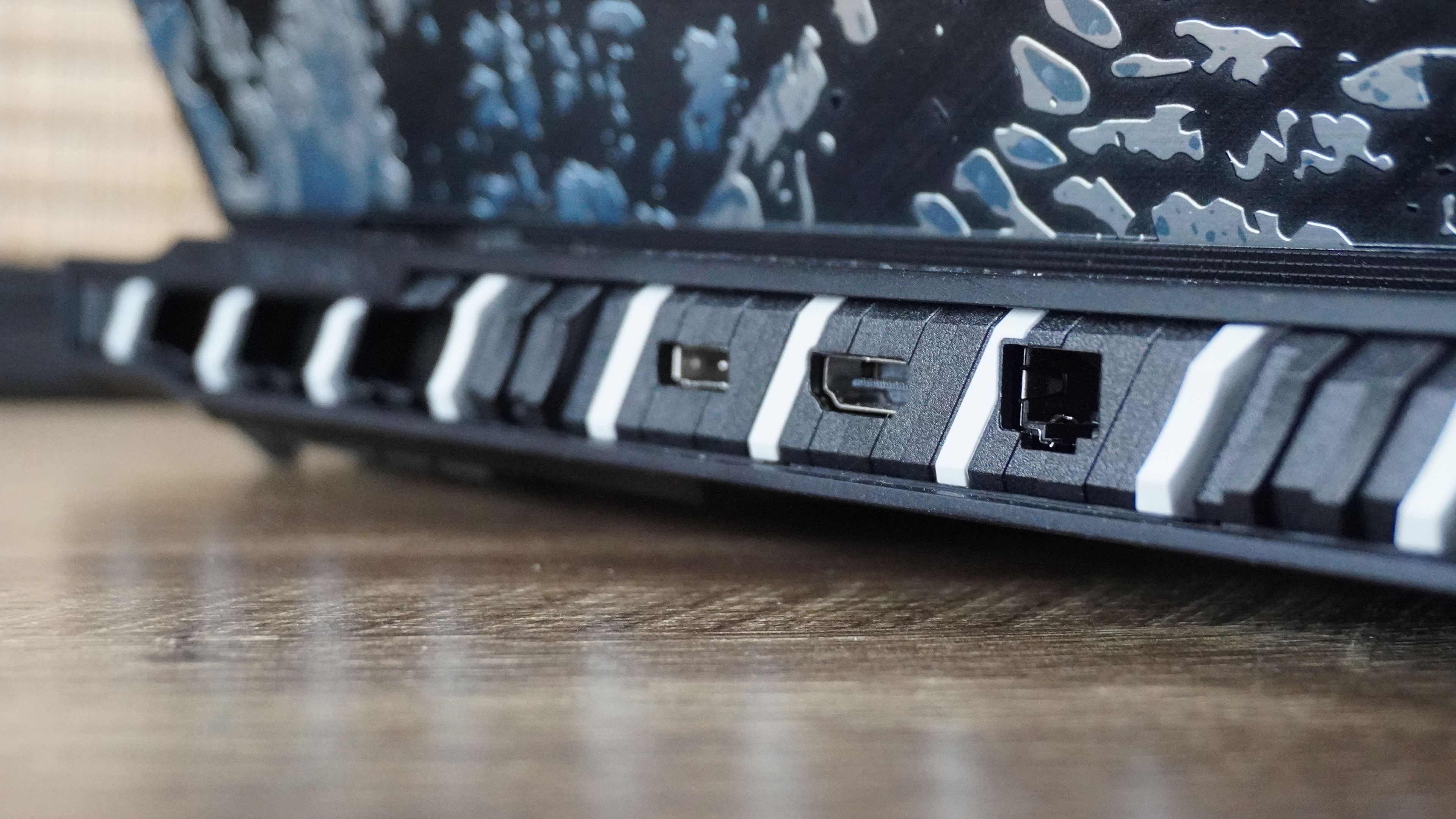 MSI Titan 18 HX