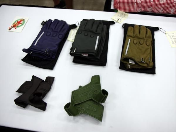 Japanese cycling clothing company CCP made a return visit to NAHBS with an assortment of leather gloves and keen looking urban commuting wear.