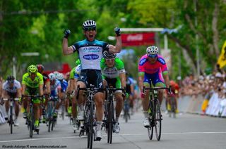 Mark Cavendish wins stage 1 at the Tour de San Luis ahead of Sacha Modolo and Alessandro Petacchi.