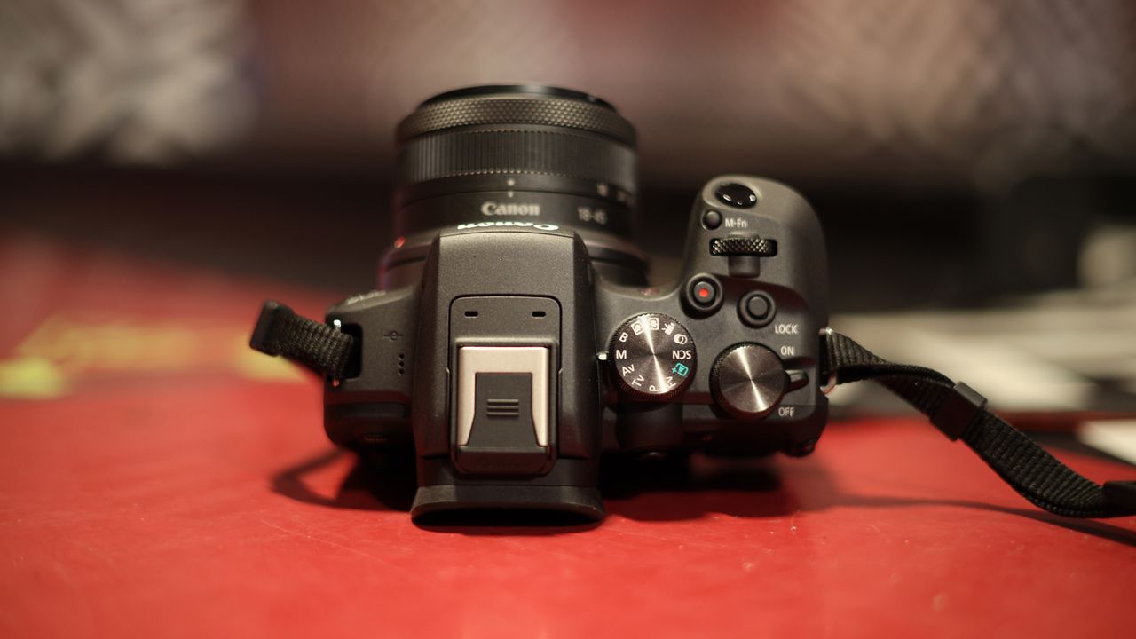 Canon EOS R10