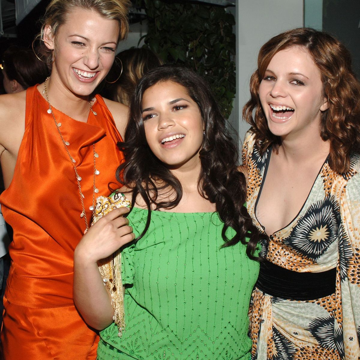 Blake Lively Makes Sisterhood of the Traveling Pants Co-Stars ...