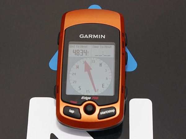 This screen tells riders which direction they're traveling in as well as the distance to the next turn or waypoint.