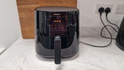 Philips Essential Air Fryer XL Review: A Family-friendly Fryer | Homes ...