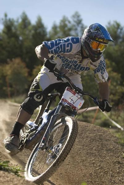 Chris Kovarik speeds to a downhill win at the final round of the Australian National Series.