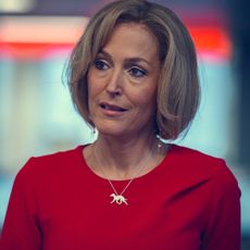 Gillian Anderson as emily maitlis, in the netflix movie 'scoop'