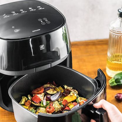 Zwilling air fryer in lifestlye image