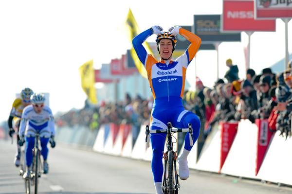 Stan Godrie (Rabobank-Giant Off-road Team) celebrates his victory in Middelkerke.