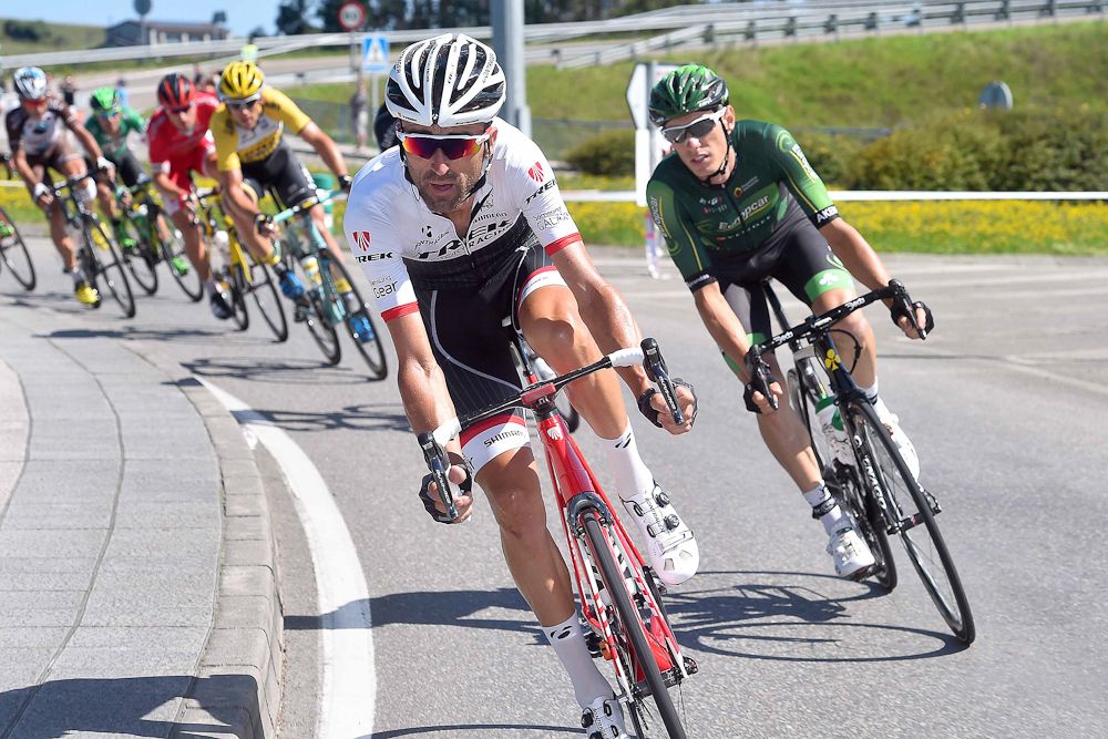 Haimar Zubeldia in the breakaway during stage 15.