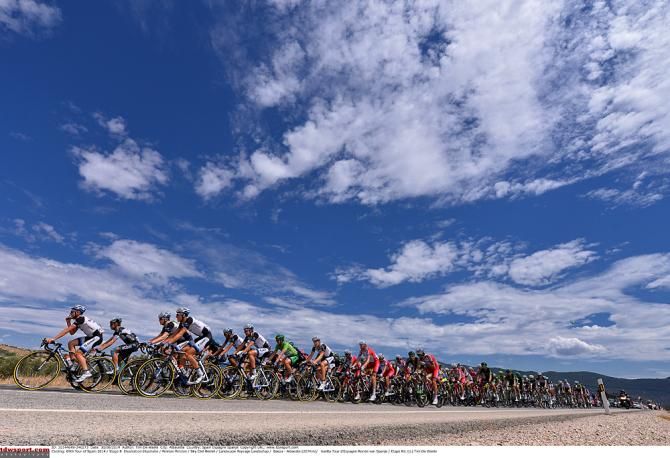 The peloton battles crosswinds during stage 8