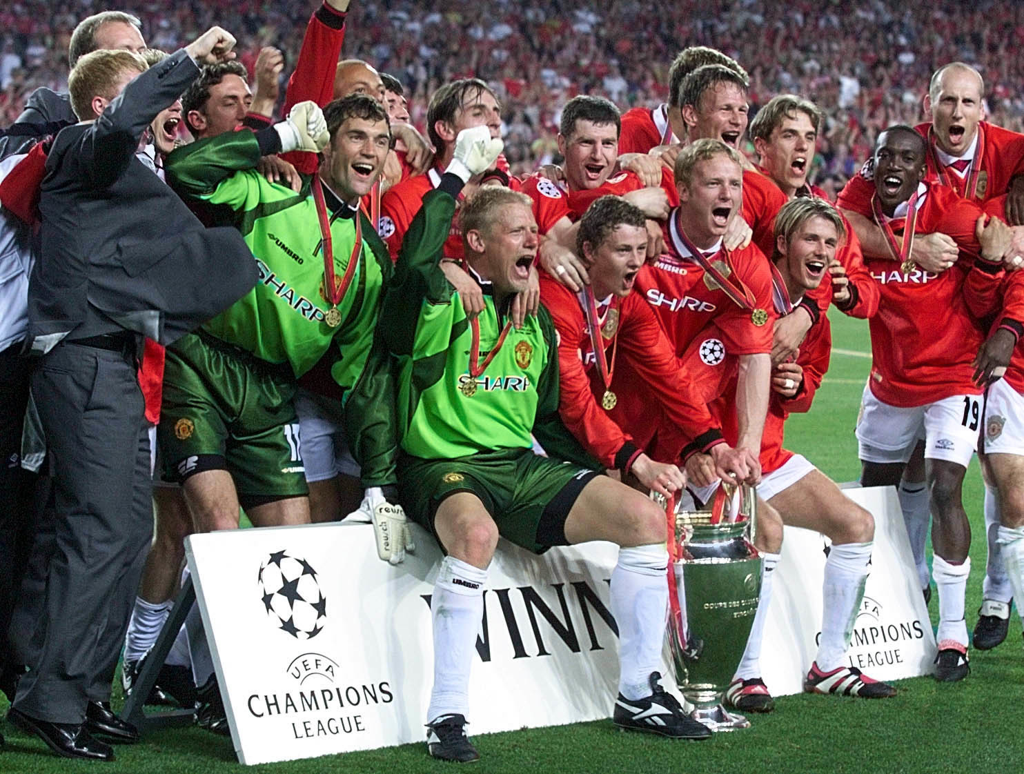 O triunfo da Liga dos Campeões do Manchester United em 1999 também quer ser lembrado pelo comentário icônico de Tyldesley.