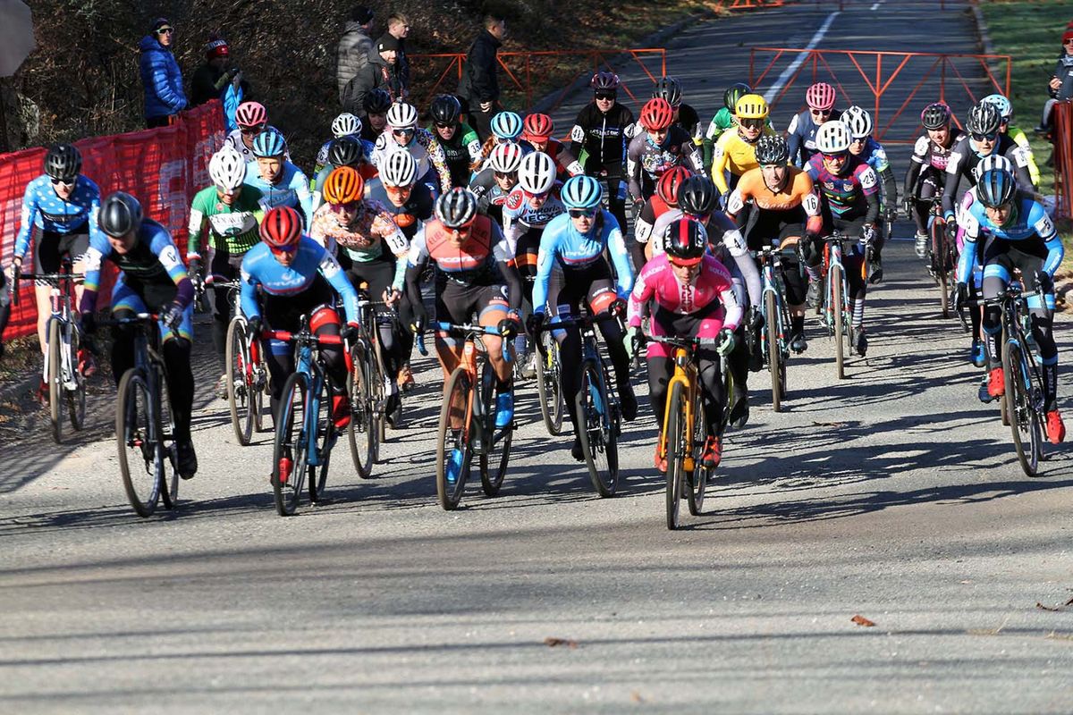 The Pro Women's field take off.