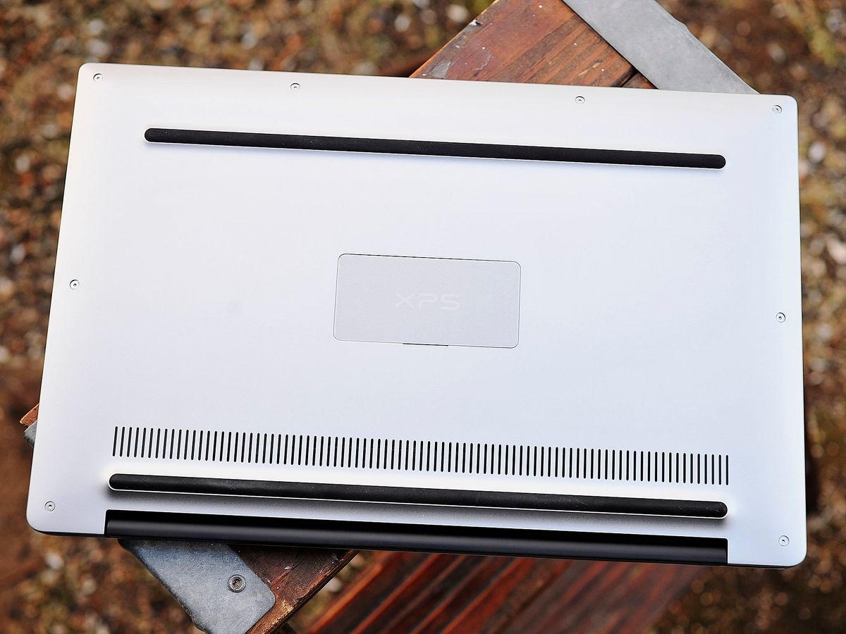 Dell XPS 13 rear