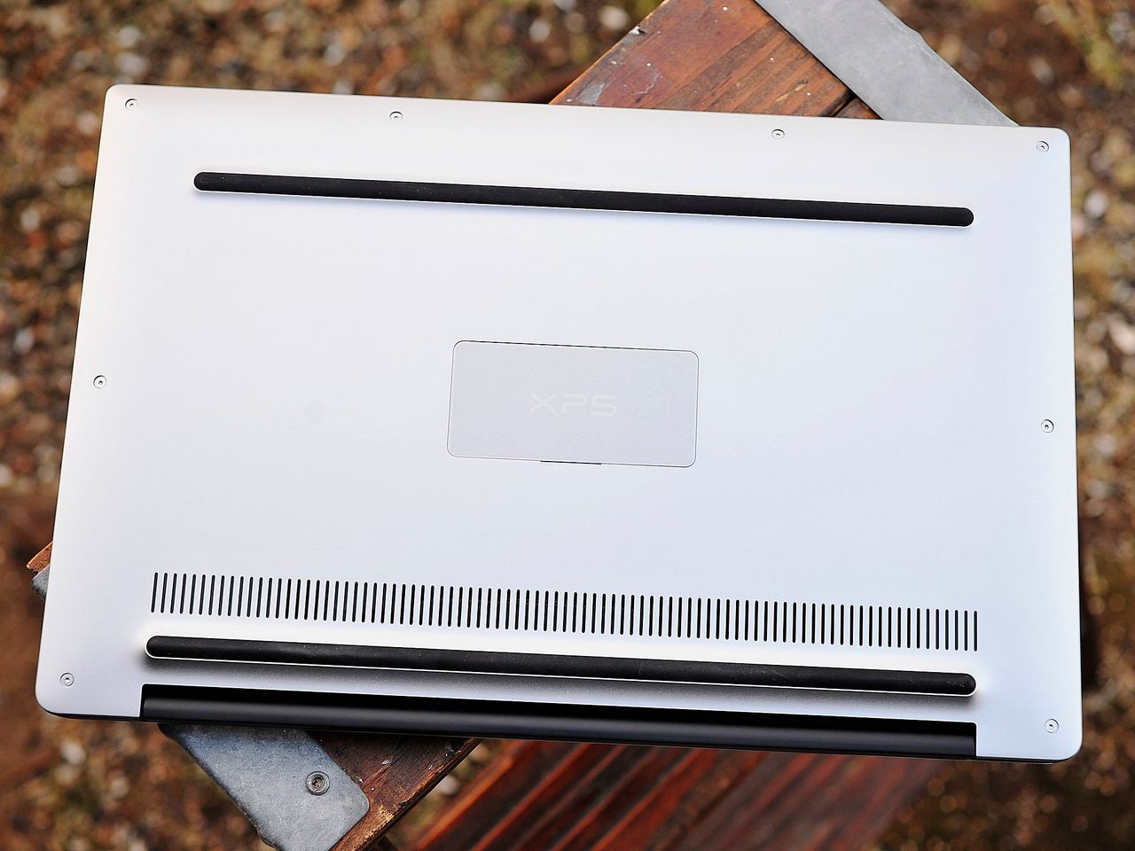 Dell XPS 13 rear