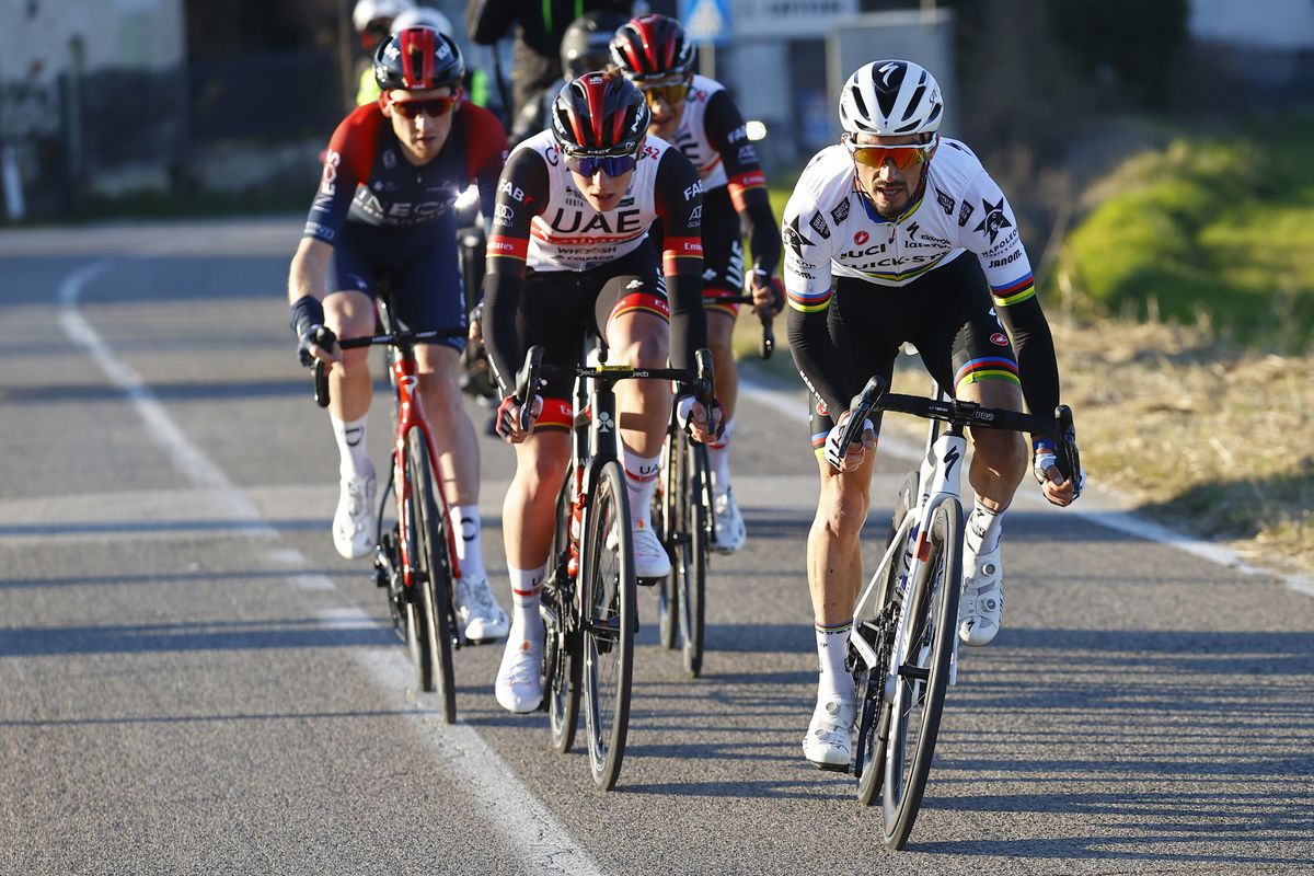 Tirreno Adriatico 2022 - 57th Edition - 3rd stage Murlo - Terni 170 km - 09/03/2022 - Julian Alaphilippe (FRA - Quick-Step Alpha Vinyl Team) - Tadej Pogacar (SLO - UAE Team Emirates) - photo Luca Bettini/SprintCyclingAgency&Acirc;&copy;2022