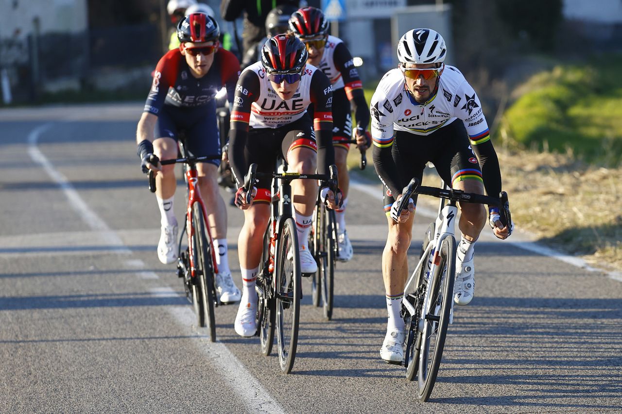 Tirreno Adriatico 2022 - 57th Edition - 3rd stage Murlo - Terni 170 km - 09/03/2022 - Julian Alaphilippe (FRA - Quick-Step Alpha Vinyl Team) - Tadej Pogacar (SLO - UAE Team Emirates) - photo Luca Bettini/SprintCyclingAgency&Acirc;&copy;2022