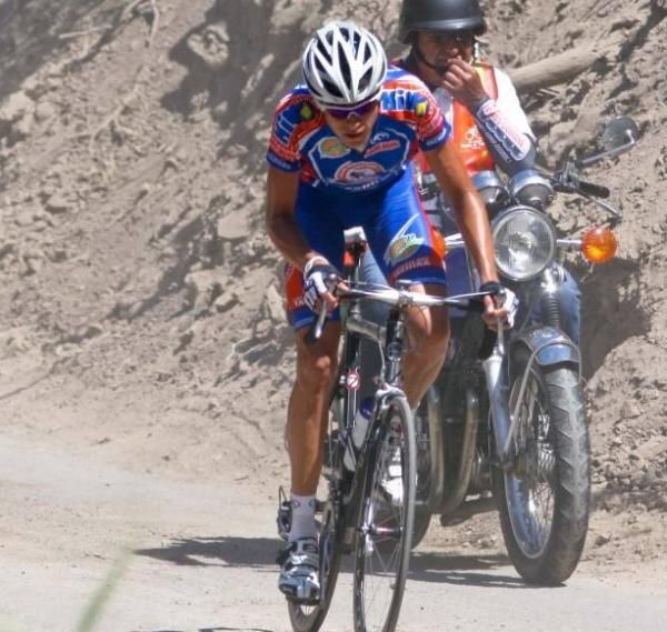 Maky Roman (Gob Tachira) attacks in the Dantas mountain