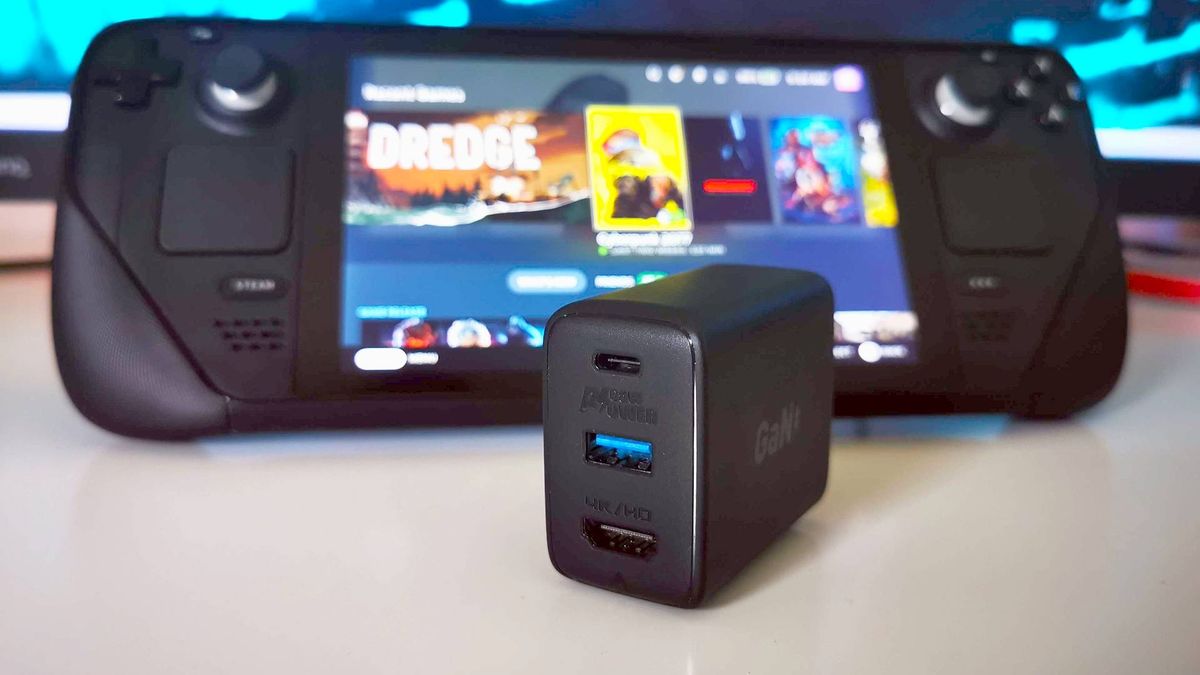 Acefast GaN PC Charger Hub with Steam Deck in backdrop