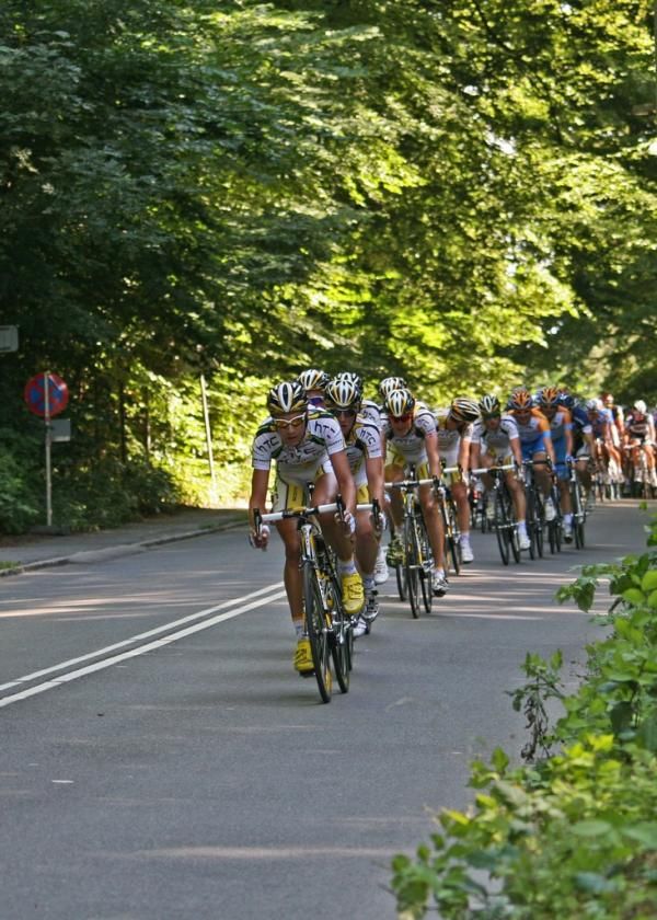 HTC-Columbia stringing out the bunch on the road to Odense