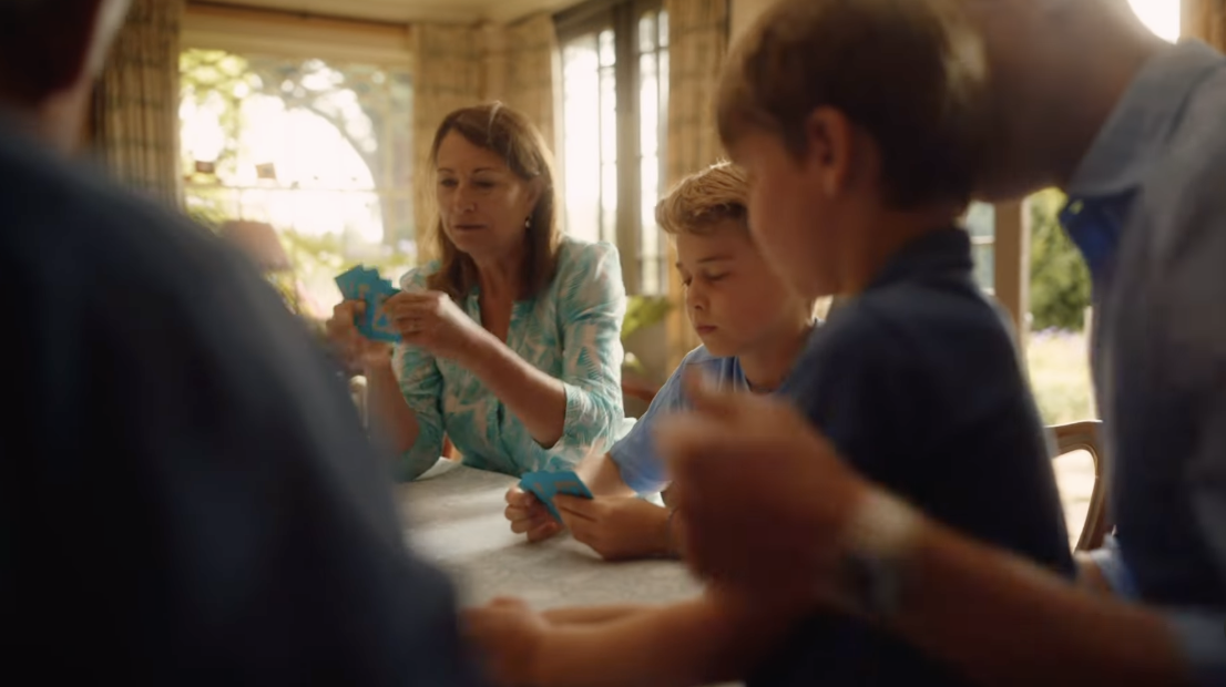Carole Middleton playing cards with Prince George, Prince Louis and Prince William.