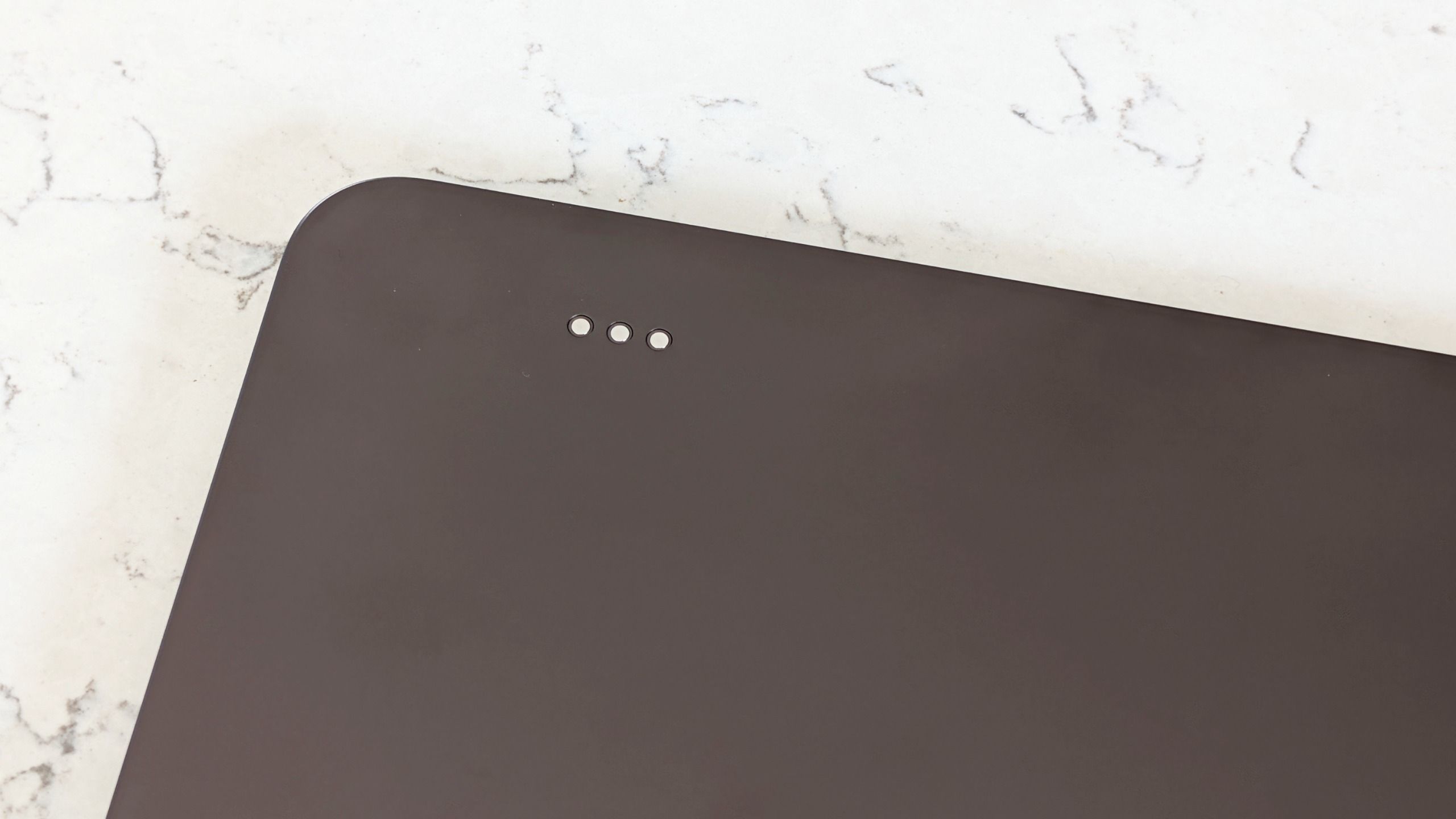 Pogo pins on the rear of the Oppo Pad 5 Pro