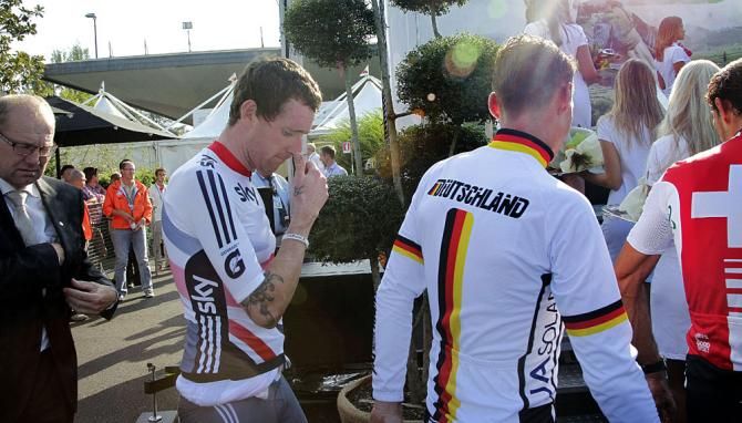 The medallists head to the podium