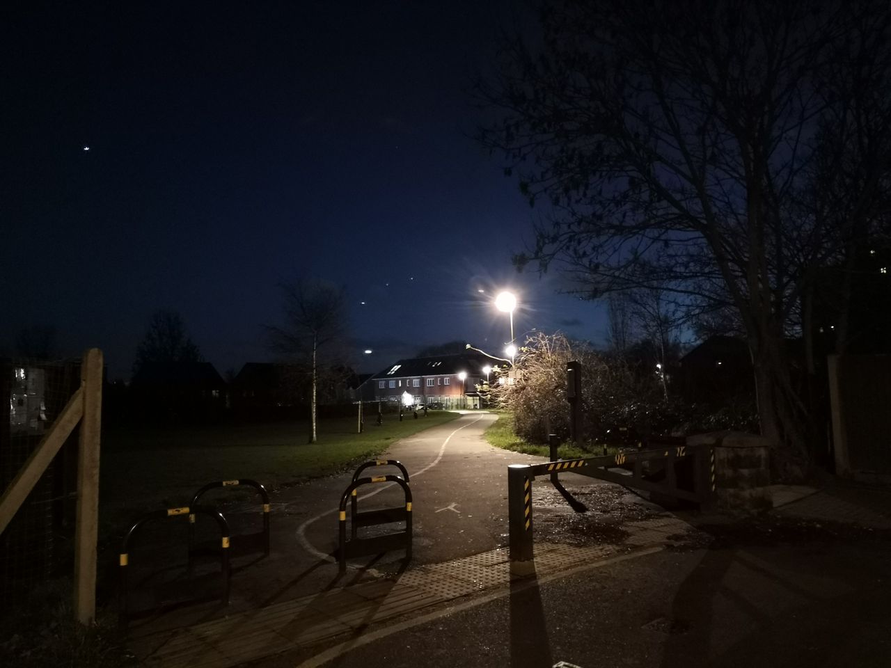 Here&rsquo;s another demo of the View 10&rsquo;s low-light image quality. Color and noise are good for a non-OIS phone, but you do have to take several exposures to end up with a good image.