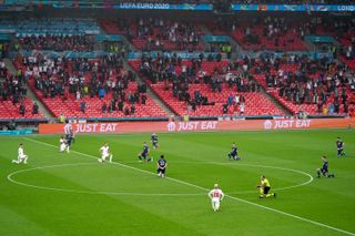 England and Scotland take the knee together