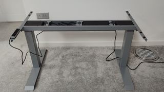 Frame of the Flexispot Adjustable Flexispot Standing Desk E7, at low height