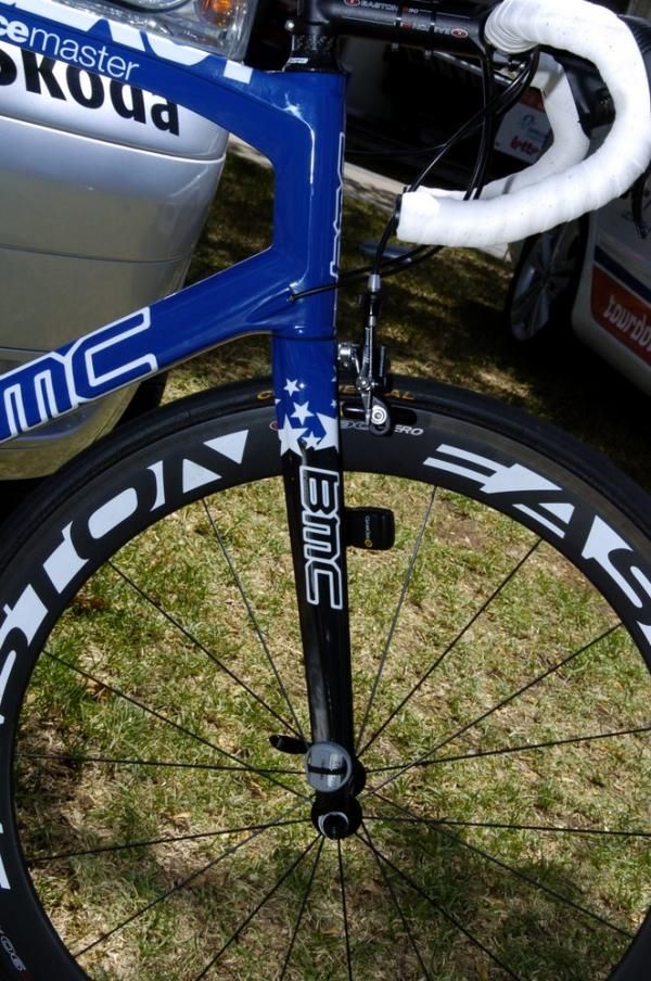 Hincapie runs Easton EC90 Aero Carbon wheels with Easton R4 SL hubs.