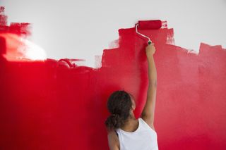 Painting a room red with rollers