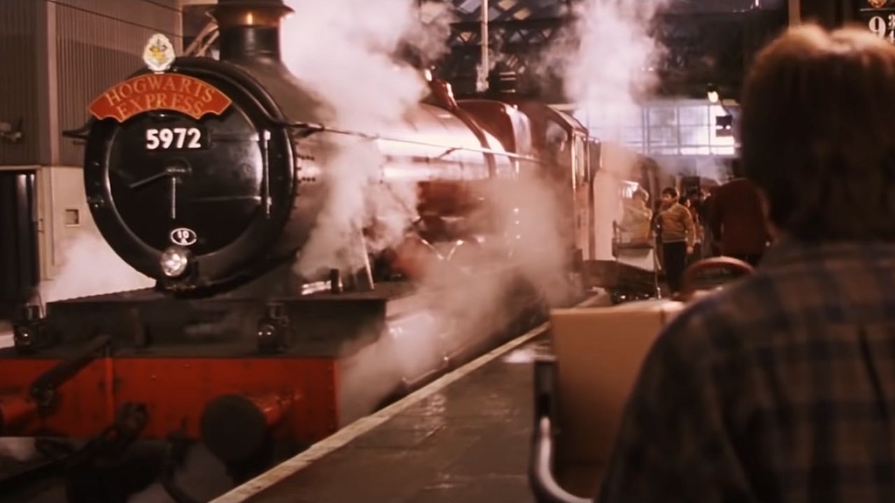 The Hogwarts Express Announcement Was Cancelled This Year, But Harry Potter Fans Showed Up Anyway And Were Not Happy Muggles