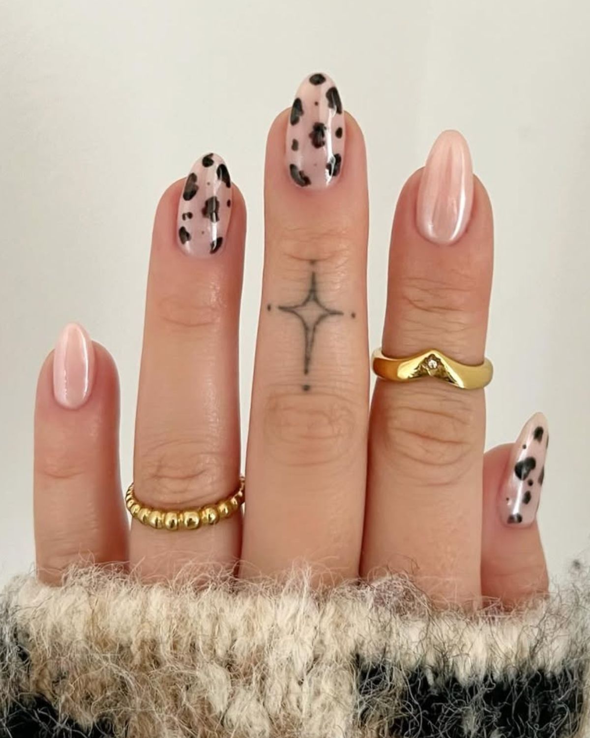 @charlotteellennails Best Neutral Nail Designs