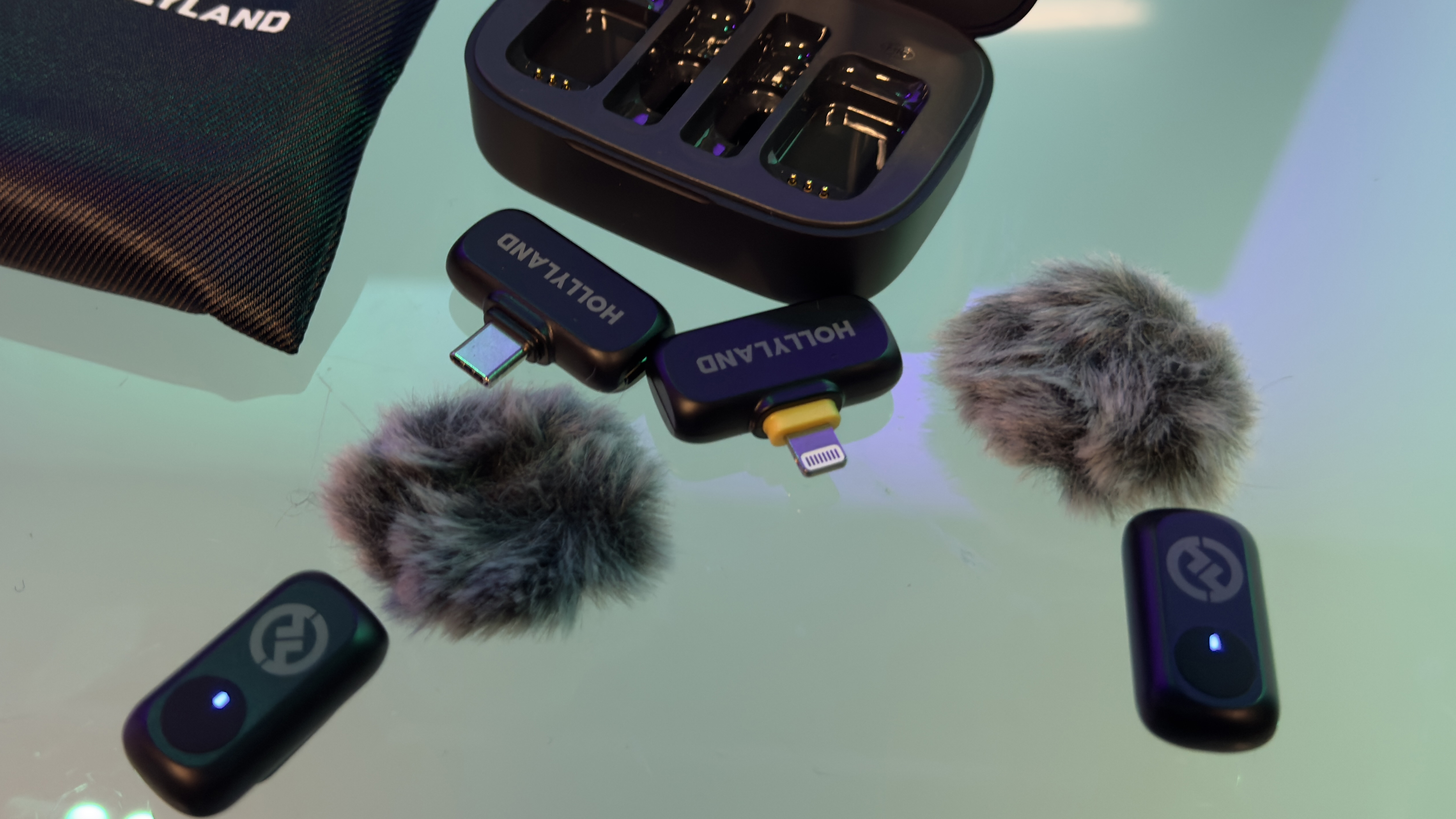 Close-up of the two receivers the ship with the Combo kit