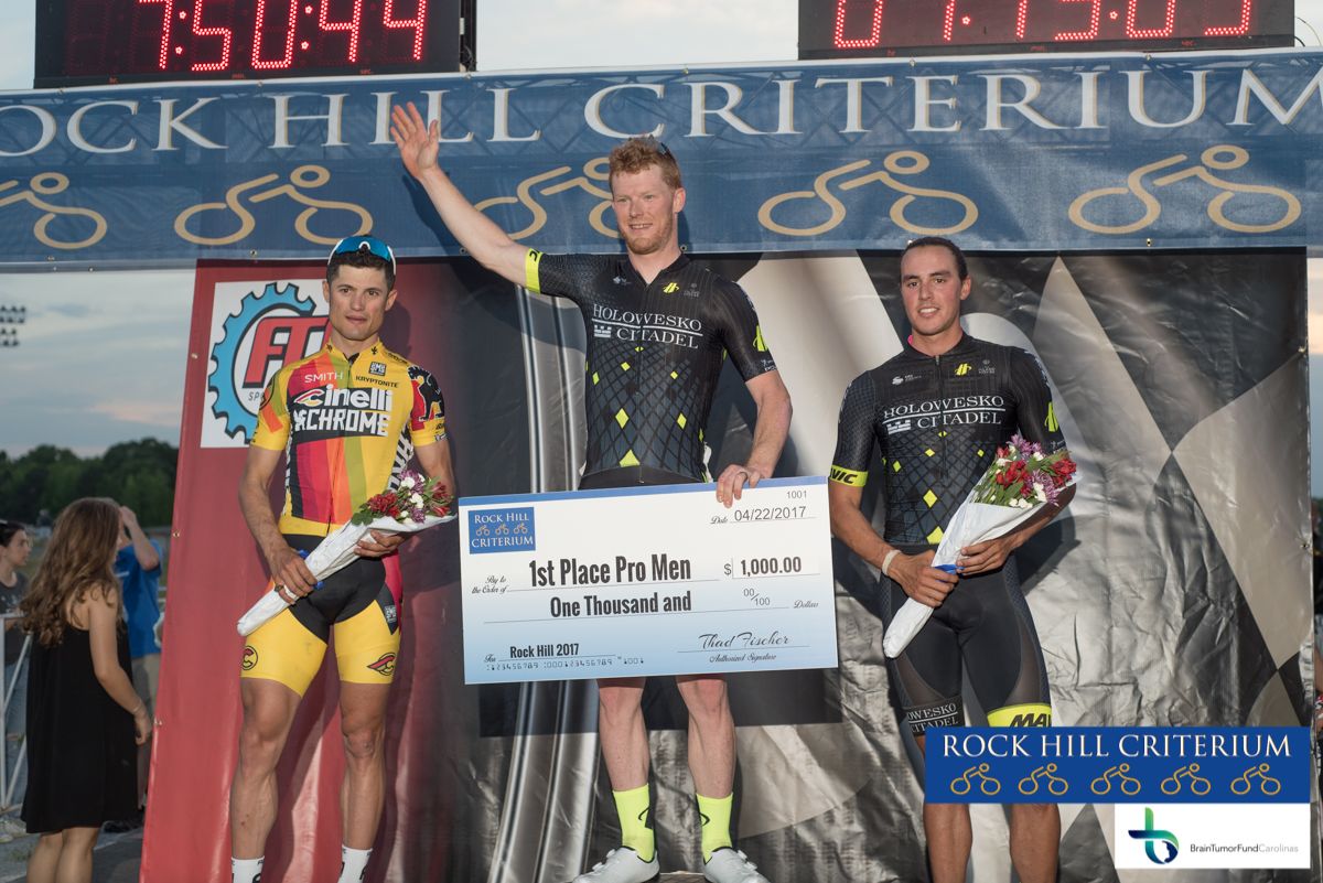 John Murphy (Holowesko) atop the men's podium