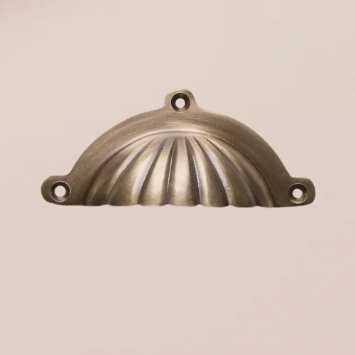 Antique brass shell shaped cabinet pull
