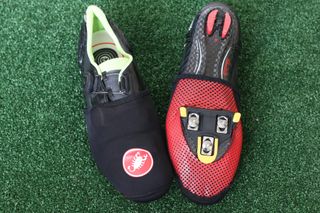 Image shows Castelli's Toe Thingy 2 on cycling shoes.