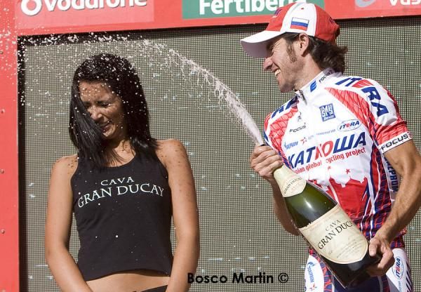 Daniel Moreno celebrates his first Grand Tour stage win in the 2011 Vuelta a Espana