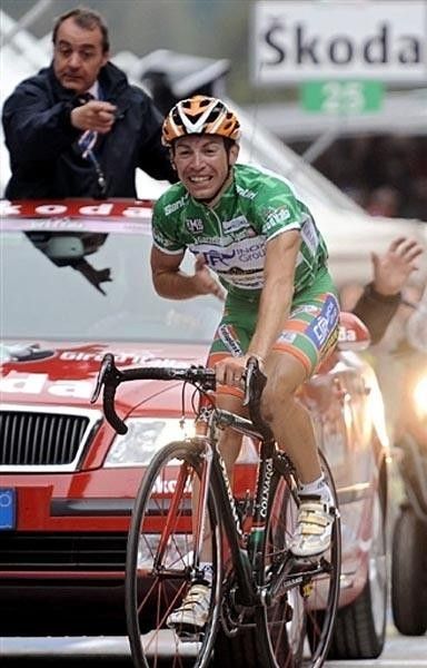 Sella crosses the line