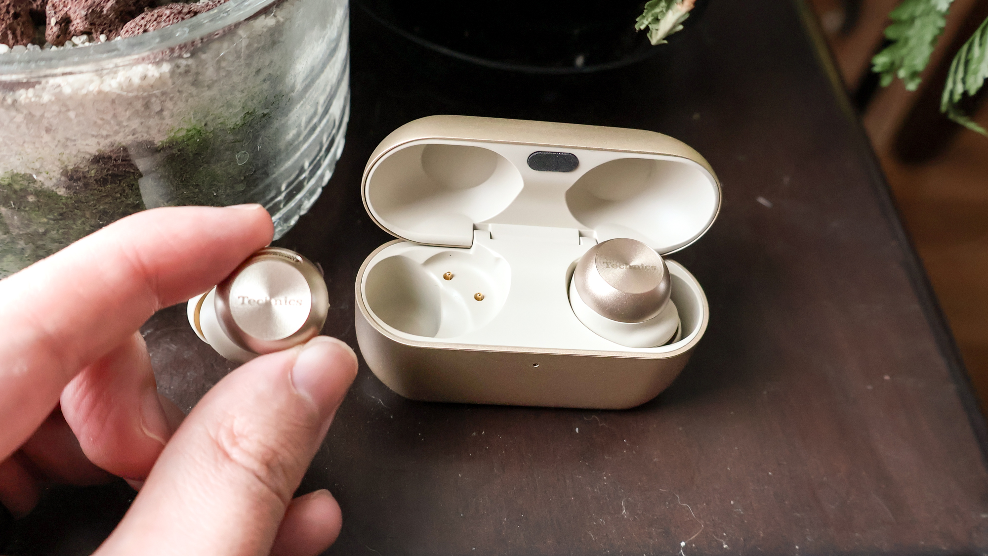 Technics EAH-AZ100 Wireless Earbuds with case