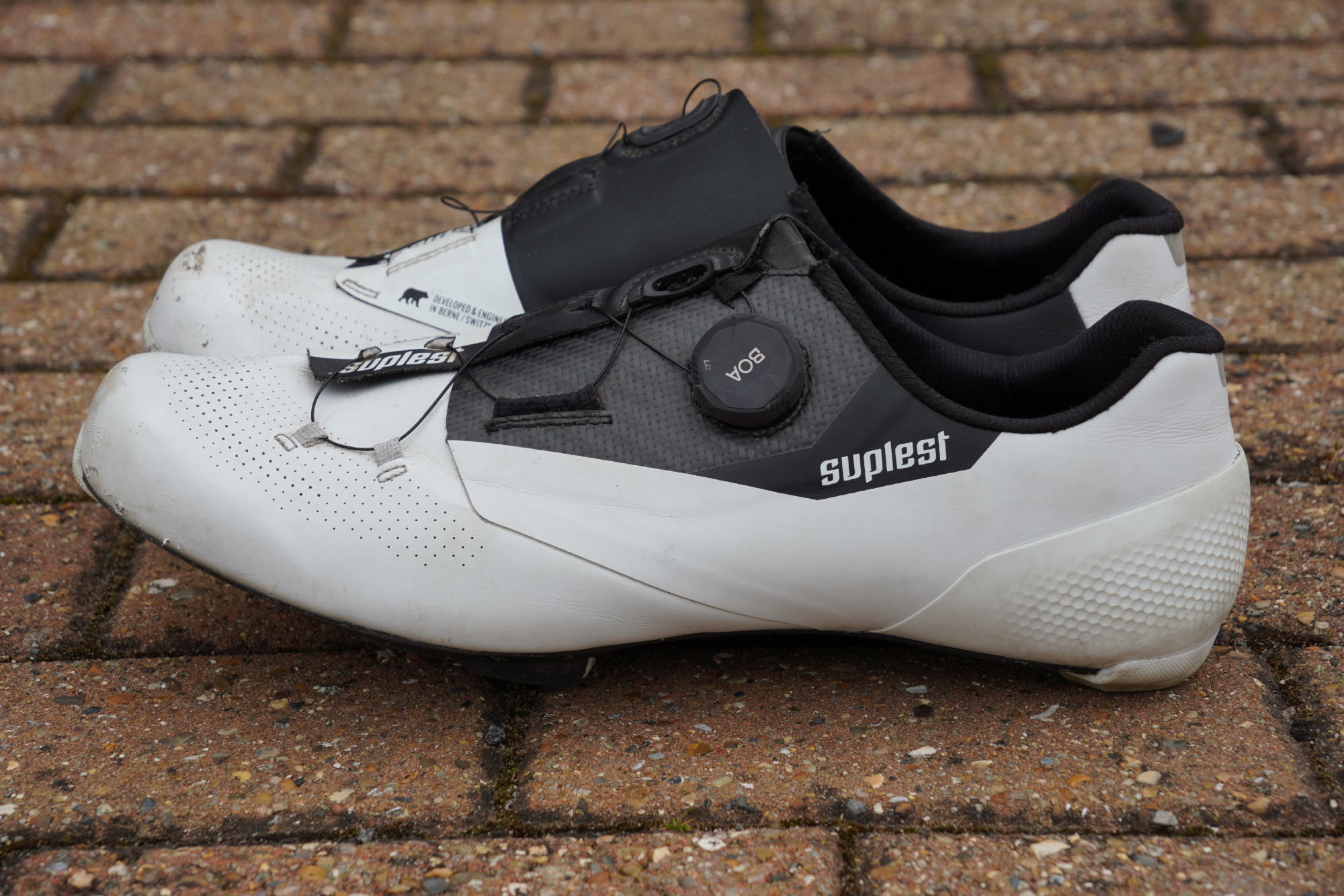 Suplest Edge 2.0 road cycling shoes on the pavement