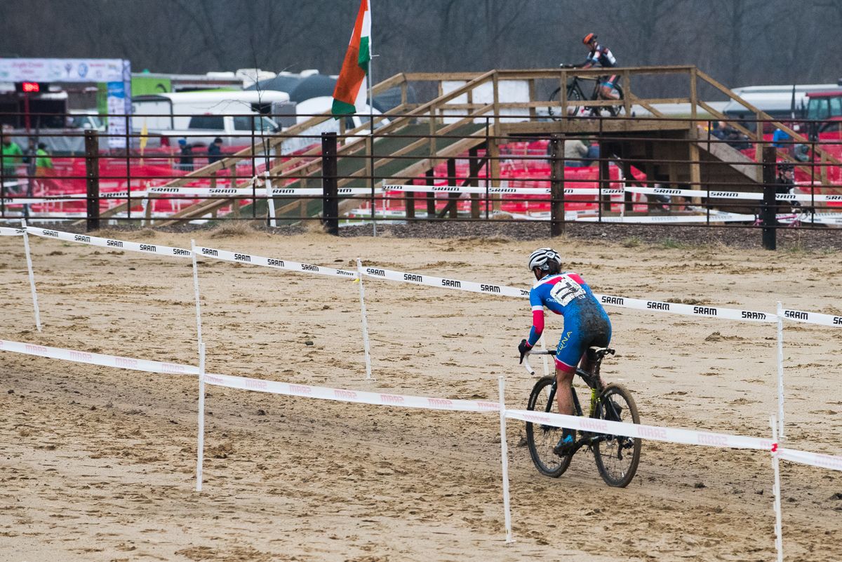 Katrina Nash (Luna) in the lead during the final two laps of racing