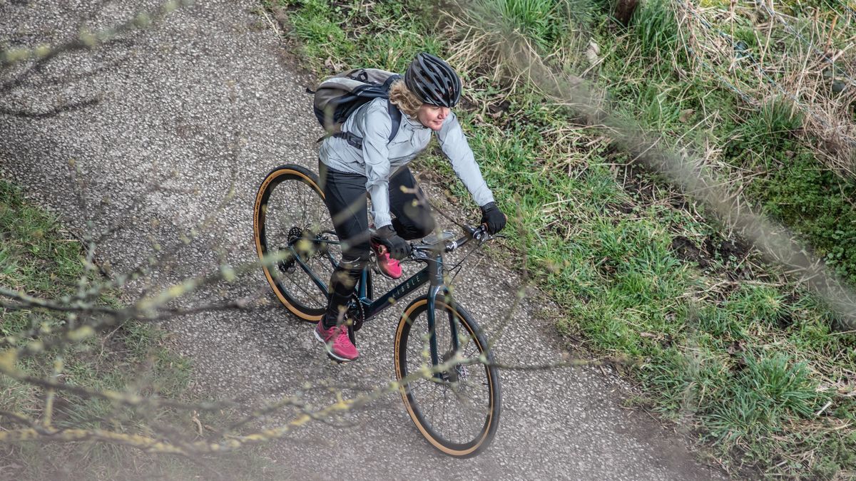 cross between mountain bike and road bike