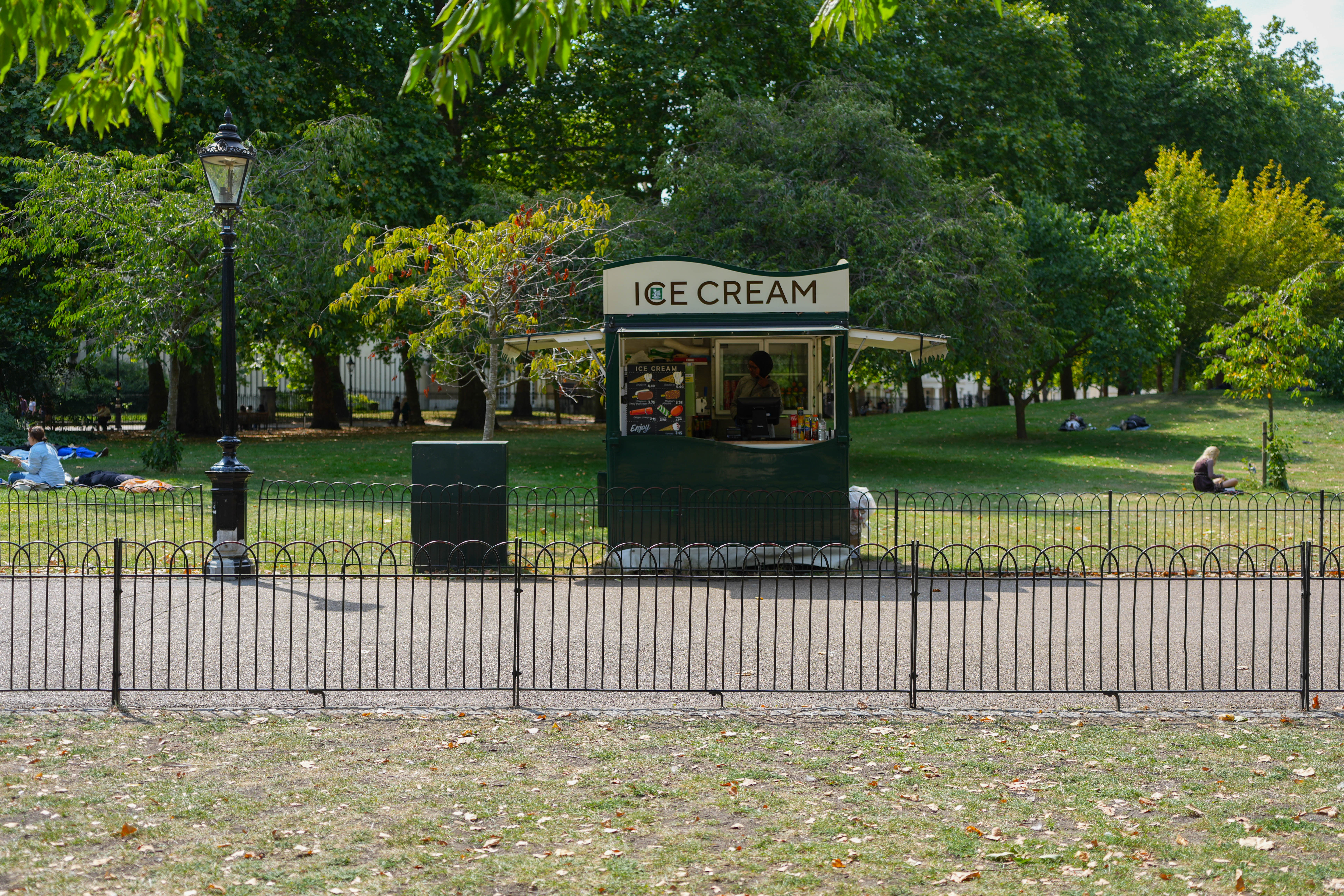 An ice cream stand in the middle of Hyde Park in London