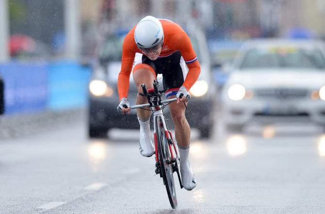 Steven Lammertink (Netherlands) in the finishing straight