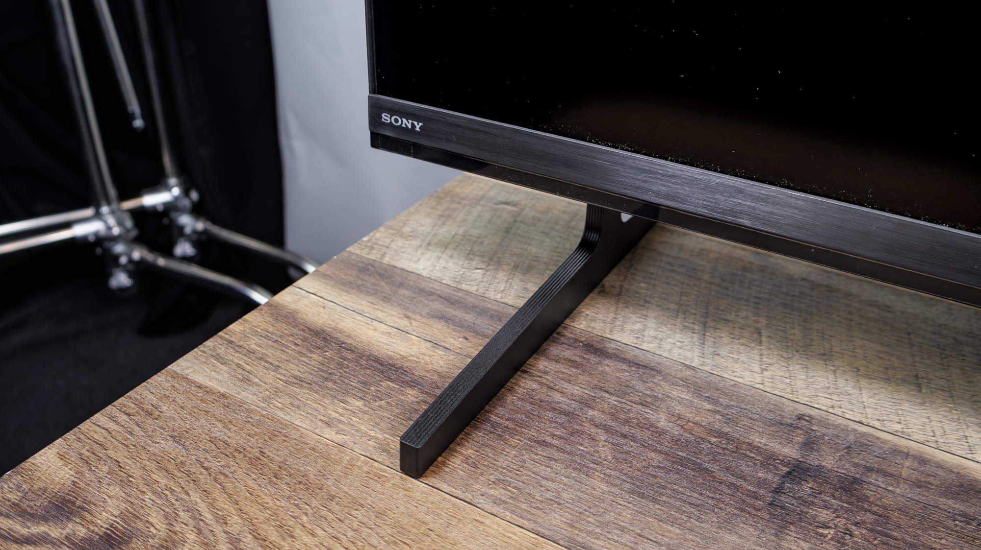 The left-hand foot of a Sony Bravia 3 II TV